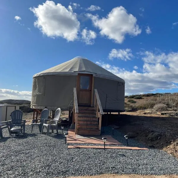 Yurt Escape with Amazing Country Views, hôtel à Oakridge Ranches