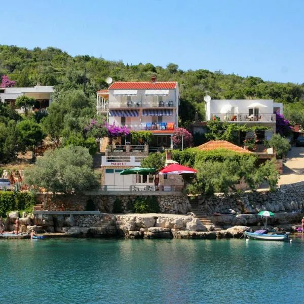 Apartments by the sea Cove Zarace - Gdinj, Hvar - 4598, hotel a Gdinj