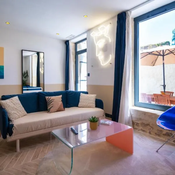 Roma Divine home cinéma et jardin, hotell i Nîmes