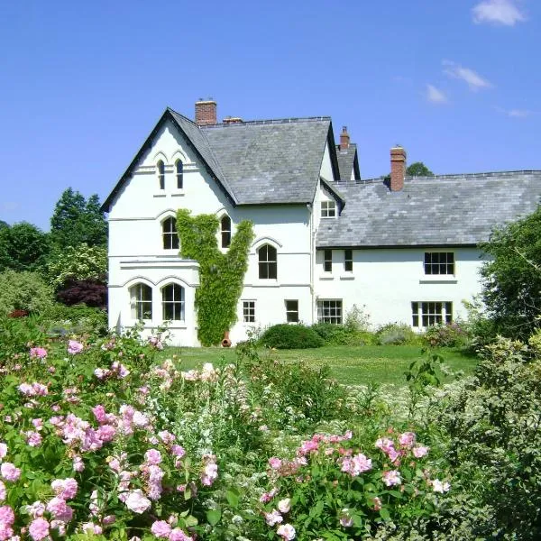 The Forest Country House B&B, hotel di Newtown