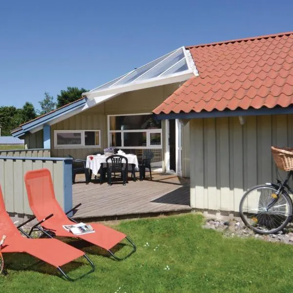 Kranich Ferienhäuser mit Innenpool, hotel in Hohendorf