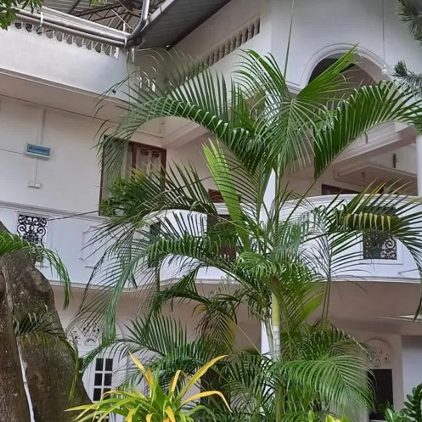 Shady transit hotel, hotel v destinaci Katunayaka