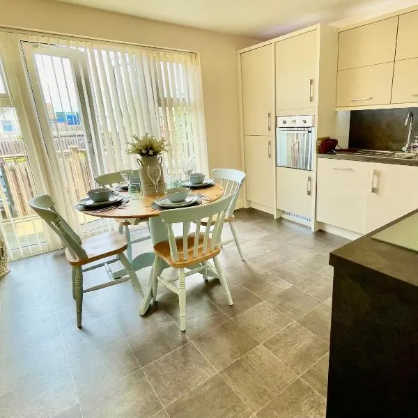 Luxurious Beach House with spectacular sea views, hotel in Felixstowe