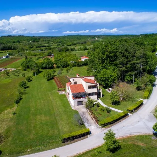Apartments with a parking space Manjadvorci, Marcana - 7445, hotel v destinaci Barban