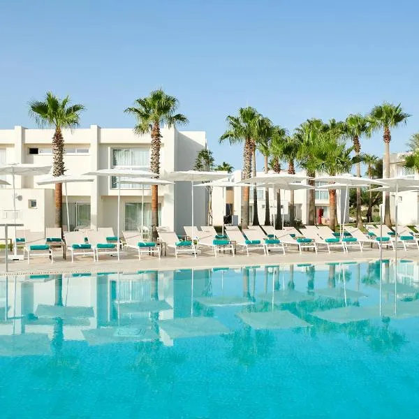 Iberostar Waves Cala Domingos All Inclusive, hotel v destinaci Calas de Mallorca