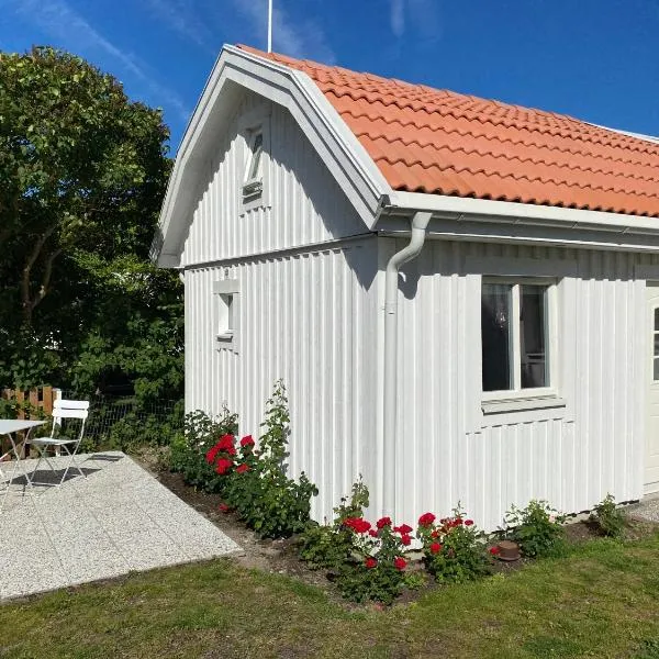 Attefallshus på Ängö i Kalmar, hôtel à Kalmar