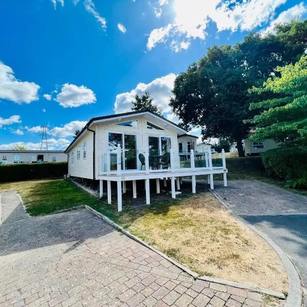Waterfall Retreat, hotel v destinaci Poole