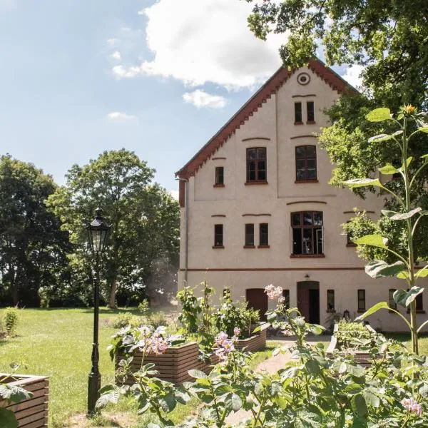 Gutshaus Zarchlin: Zarchlin şehrinde bir otel