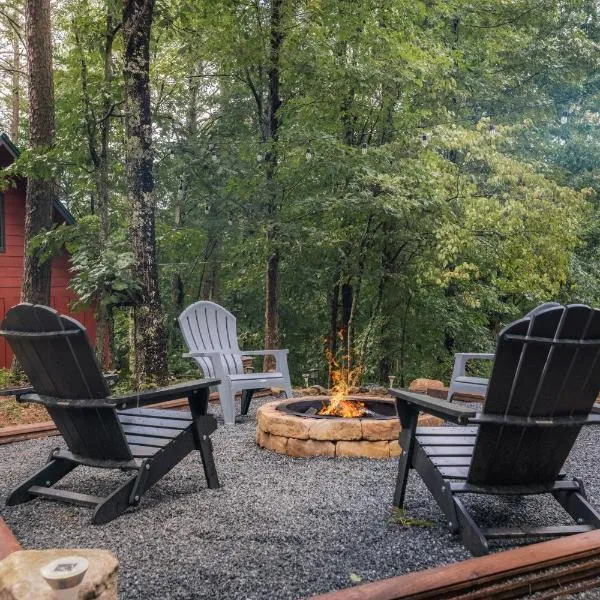 Pioneer Lodge - Cozy Cabin in Blue Ridge, hotel v destinaci Blue Ridge