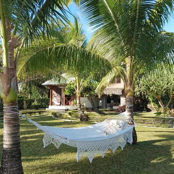 La Tiaré île aux Nattes, hotel in Ile aux Nattes