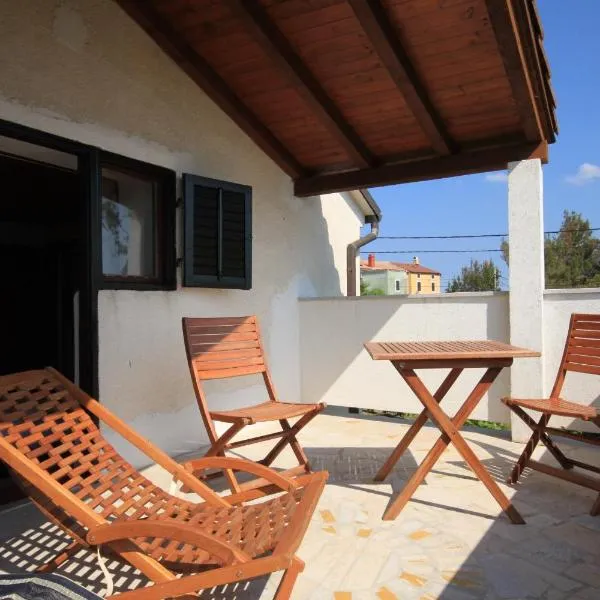 Holiday house with WiFi Stivan, Cres - 7995, Hotel in Štivan