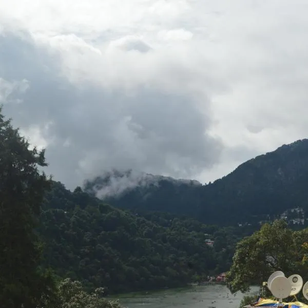 Lakshmi Kutteer Homestay: Nainital şehrinde bir otel