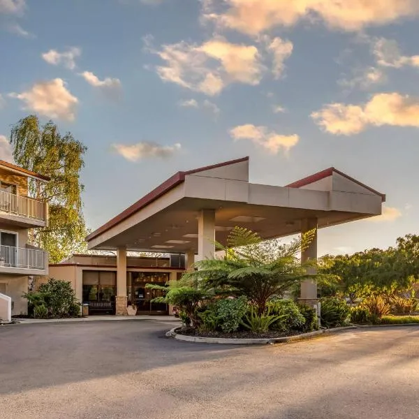 Best Western Plus Garden Court Inn, khách sạn ở Fremont