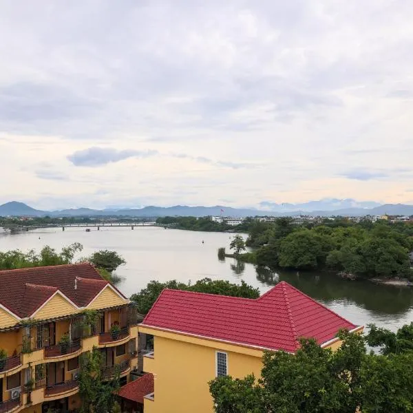 Purple Hue - Charming Riverside, hotel v destinaci Hue