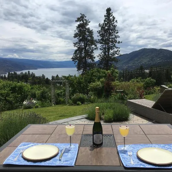 Lakeview Gardens B&B, hotel di Peachland