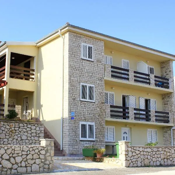 Apartments with a parking space Pag - 9388, hotel u gradu Pag