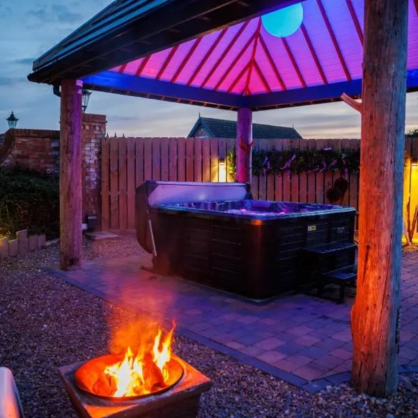 Lincoln Holiday Retreat Lodge with Private Hot Tub, hotel v destinaci Lincoln