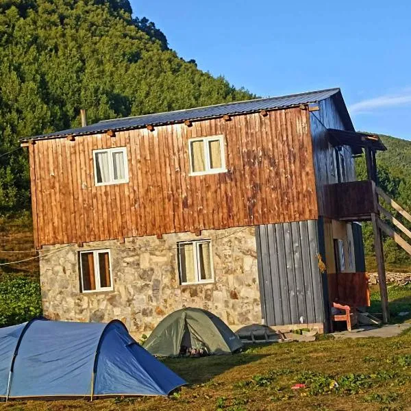 Guesthouse Latphari、ウシュグリのホテル