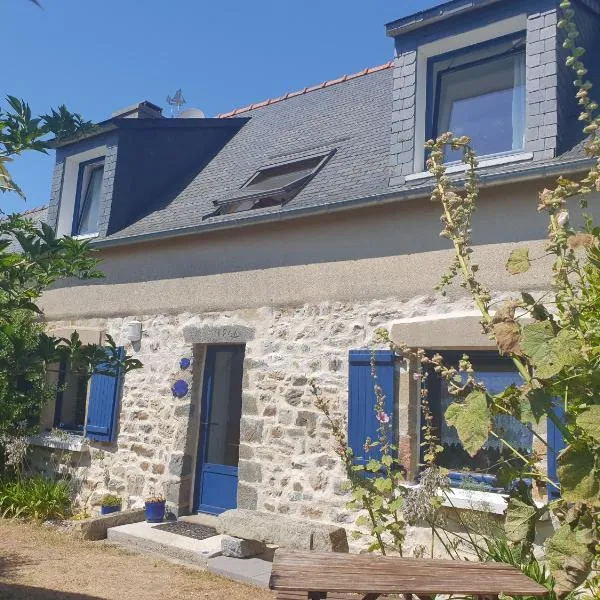 Maison typique bretonne a 5 min de la plage a pied, hotel en Crozon