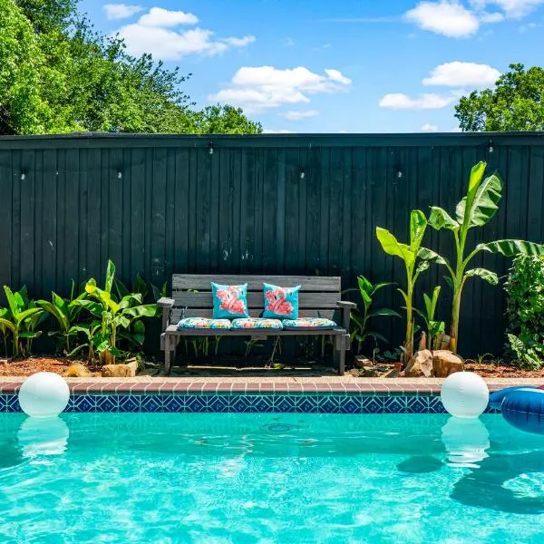 Dallas Oak Lawn Oasis w/ Private Pool, Hot Tub, hotel v destinaci Dallas