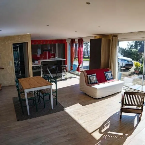 Élégante maison moderne en Ardennes françaises - Tout le confort pour un séjour mémorable – hotel w mieście Renwez