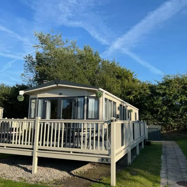 8 Berth Static Caravan Haven Marton Mere Blackpool, hotel in Blackpool