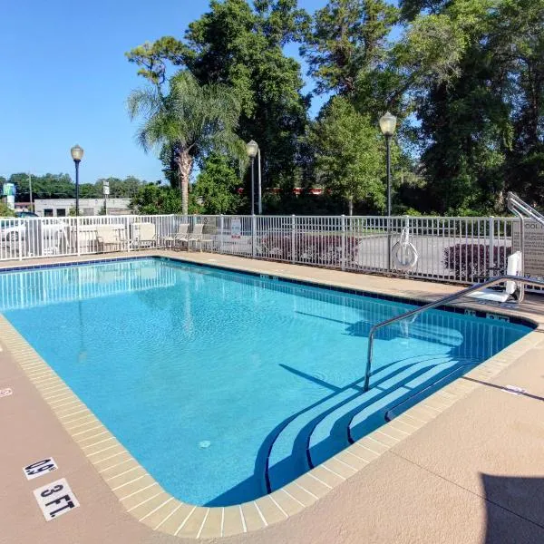 Holiday Inn Express and Suites Silver Springs - Ocala by IHG, hotel i Silver Springs