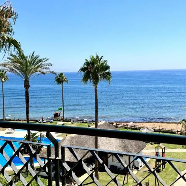 MI CAPRICHO, Beach Front Apartment P.14 3ºB, hotel di Mijas Costa