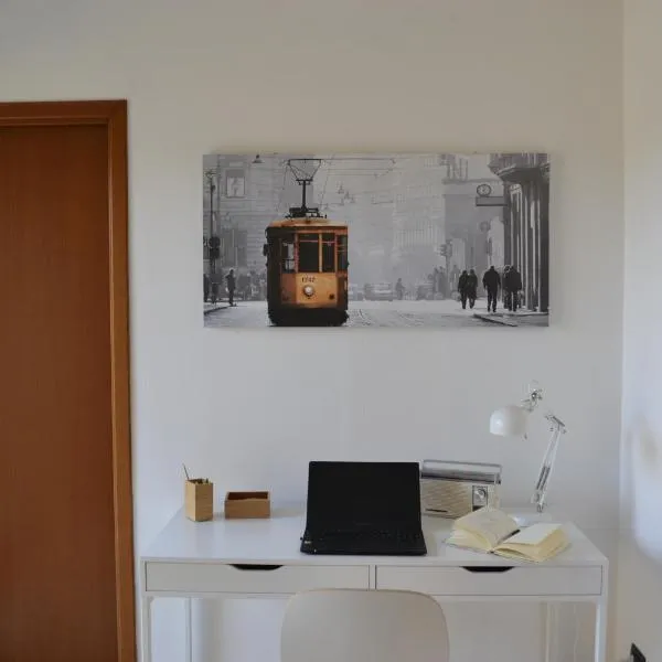 HOME 2020 - feel at home on business & on holiday!, hotel in Giussano