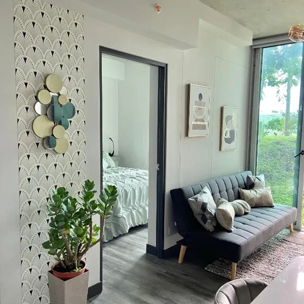 Cómodo y elegante apartamento en fabuloso condo!, hotel en San José