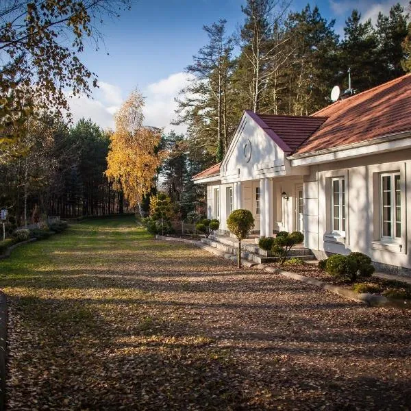 Dworek Myśliwski, hotel in Charzykowy