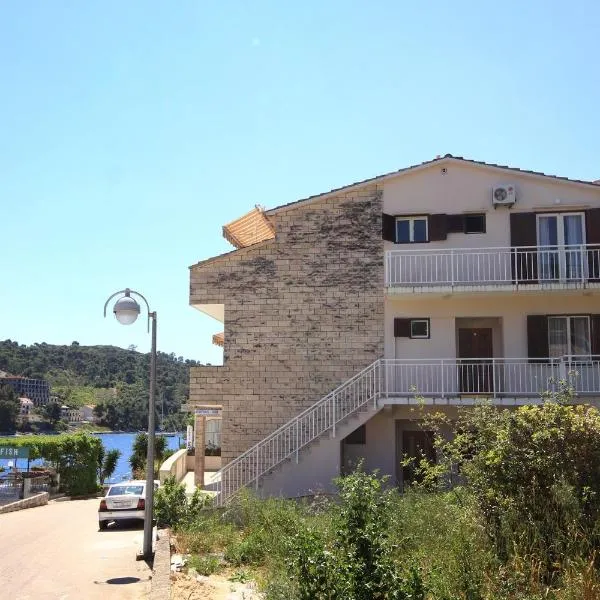 Apartments by the sea Brna, Korcula - 10057, hôtel à Smokvica