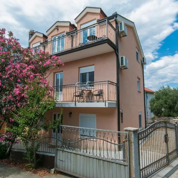 Apartments with parking space Podaca, Makarska - 11748, Hotel in Podaca