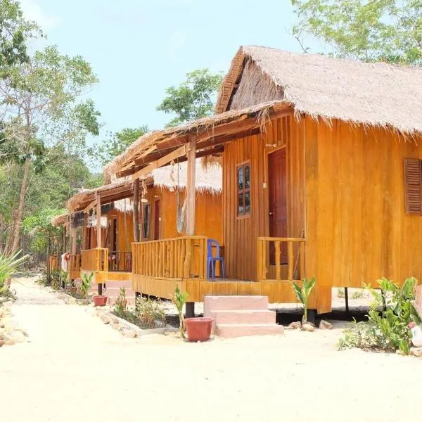 Mangrove Beach Bungalows, hotel u gradu Koh Rong Sanloem