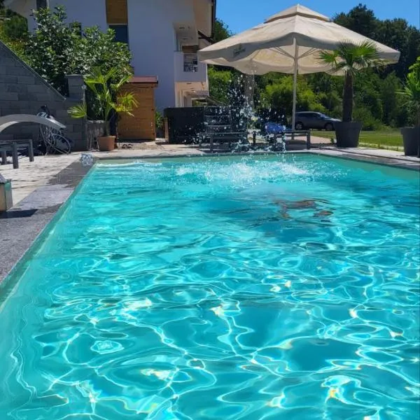 Villa Four Stars ART-PE，位于Trebnje的酒店