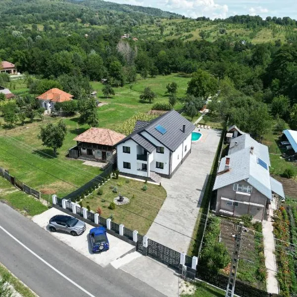 Pensiunea Happy Day Horezu, hotel in Slătioara