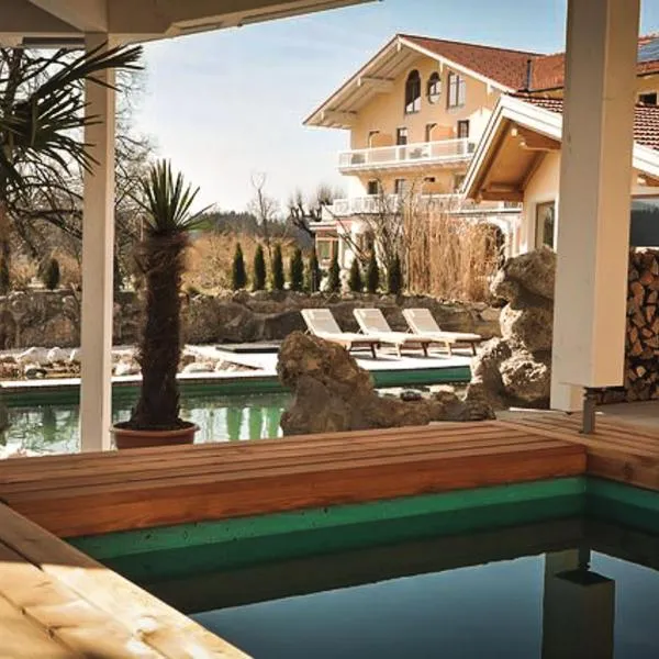 Wellness Natur Resort Gut Edermann, hotell sihtkohas Teisendorf