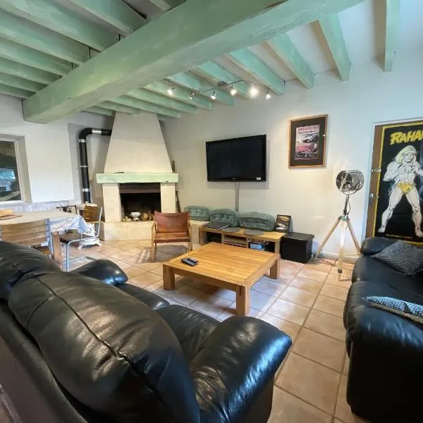 Ferme Gite Equestre En Charente, hotel in Confolens