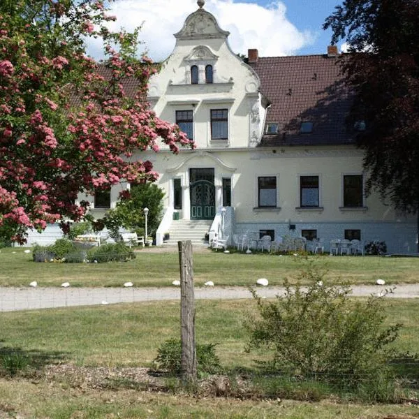 Hotel Pension Gutshaus Neu Wendorf, hotel v destinaci Sanitz