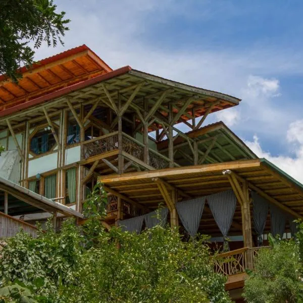 Bambu Guest House, hotel en Tzununá