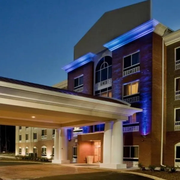Holiday Inn Express Hotel Raleigh Southwest, an IHG Hotel: Raleigh'de bir otel