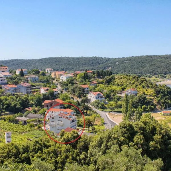 Apartments and rooms by the sea Kampor, Rab - 12473, hotel a Rab