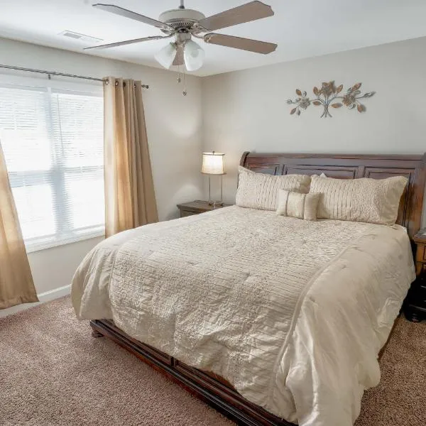 Kannapolis Excellent Sleep Experience - Pet Friendly, hotel di Kannapolis