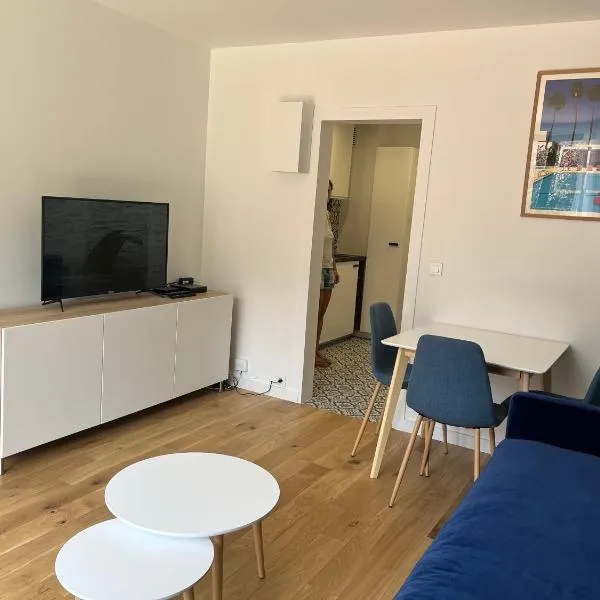 STUDIO PROCHE PARIS VERSAILLES: Villennes-sur-Seine şehrinde bir otel