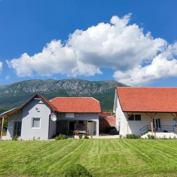 Apartmani Petrović SEMČE Suva Planina, hotel in Vrandol