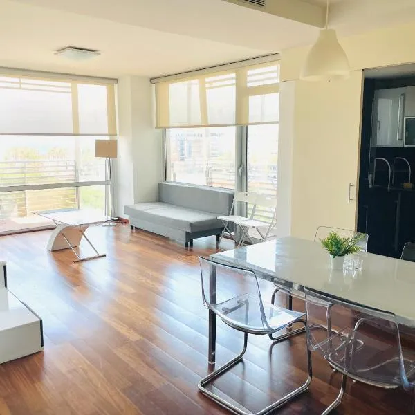 Forum de Barcelona Sea View Apartment with Garage Parking, hotel in Sant Adria de Besos