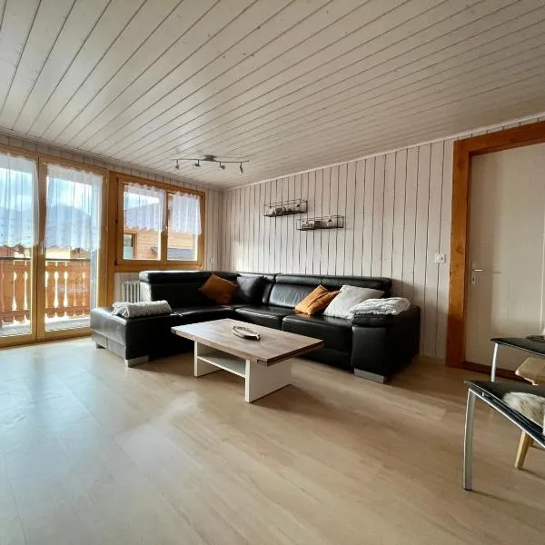 Chalet Diana - Spacious flat - Village core - South facing - Ski-in/Ski-out, hotel v destinaci Bettmeralp