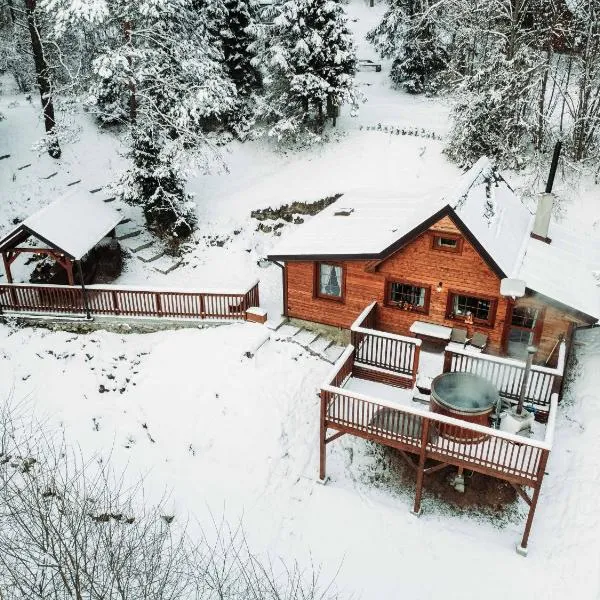 SOVIA WELLNESS CHATA s jacuzzi kaďou a saunou, Čingov, hotel in Smižany