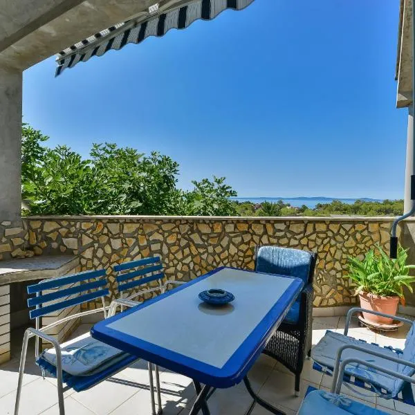 Apartments with parking space Vir - Torovi - Vir - Pedinka, Vir - 294, hotelli kohteessa Vir