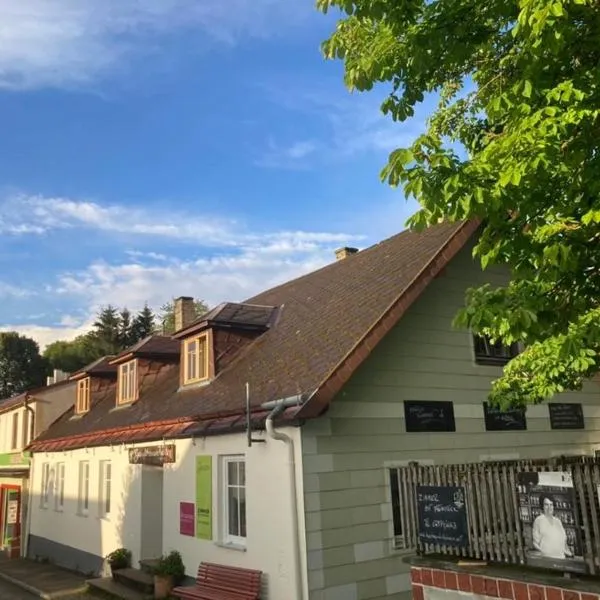 Bühnenwirtshaus Juster, hotel v destinaci Gutenbrunn